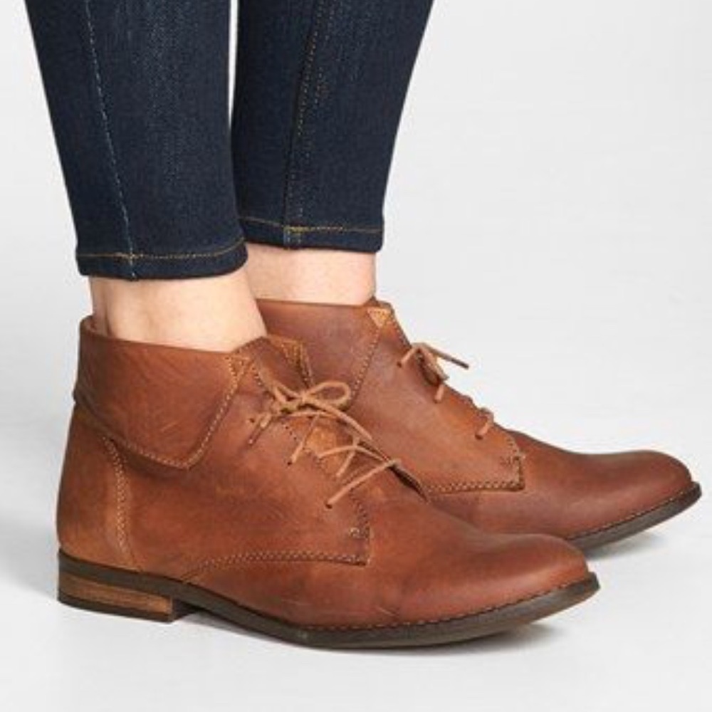 Steve Madden Stingrei leather ankle booties